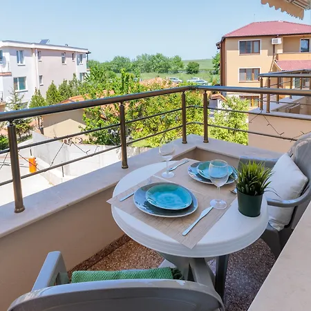 Flora Sarafovo Appartement *