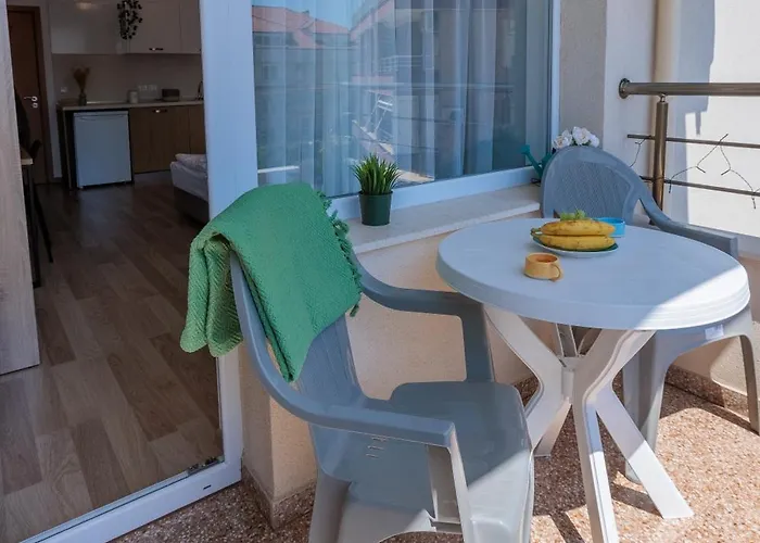 Flora Sarafovo בורגאס