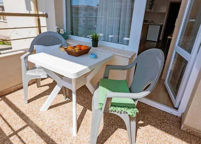 דירה Flora Sarafovo *